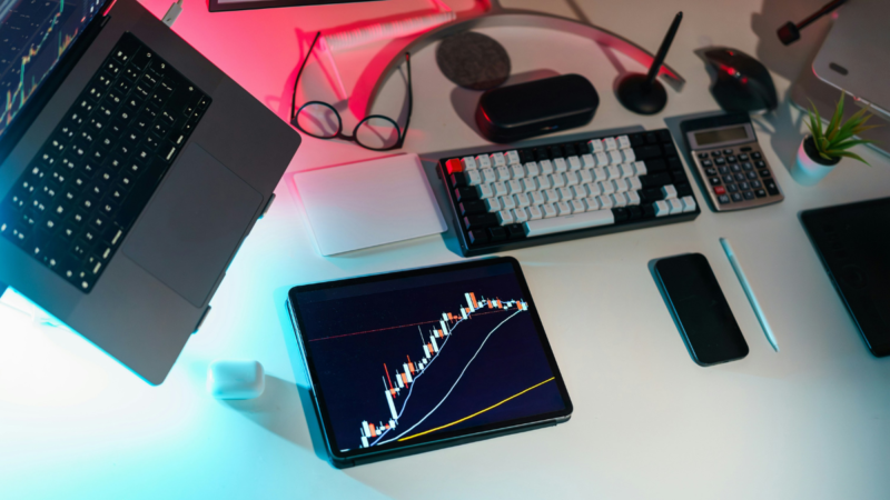 Bitcoin and Ethereum Remain Range-Bound as ETF Outflows and Macroeconomic Pressure Limit Upside