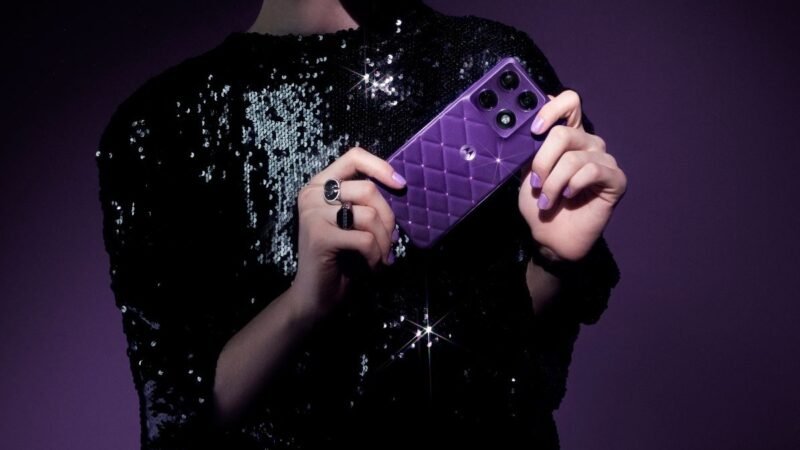 Motorola Signature, Moto Buds 2 Plus Now Available in Swarovski Crystal-Studded Brilliant Collection