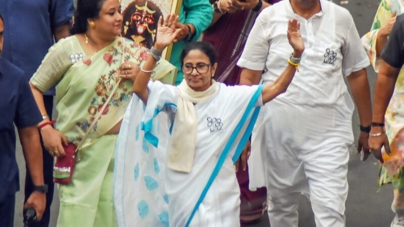As Kejriwal, Tejashwi rally behind Mamata, why Congress must read between the lines
