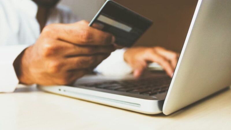 How to Block a Debit or Credit Card In Case of Loss or Theft: A Step-By-Step Guide