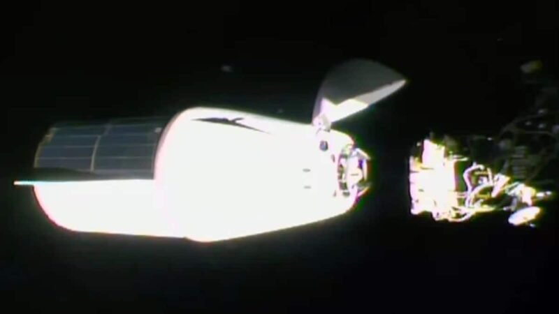SpaceX Dragon Capsule Reaches ISS Carrying 6,500 Pounds of Supplies