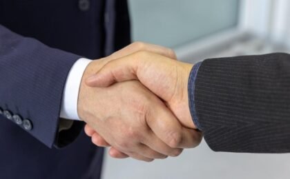 Man meets ex-manager after 16 years, asks him one question that leaves him speechless
