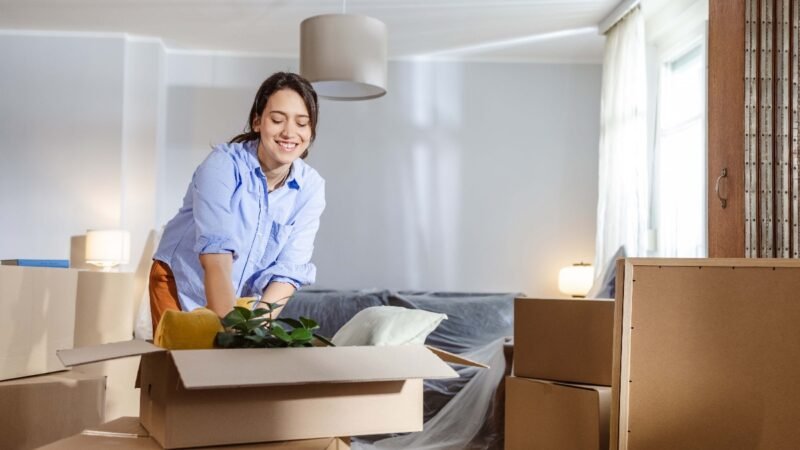 Reddit user asks if moving in with coworker is wise. Internet points to hidden risks
