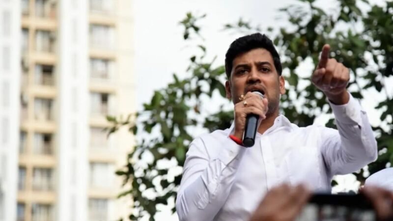 Live: No Shrikant Shinde-UBT MPs meeting, rebels to approach Speaker first, say sources