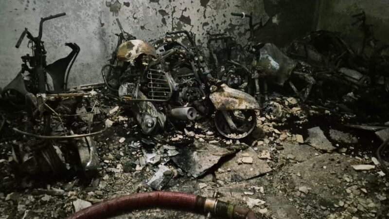 3 die after fire erupts in the basement of a house in Delhi, spreads to vehicles and engulfs the above floors