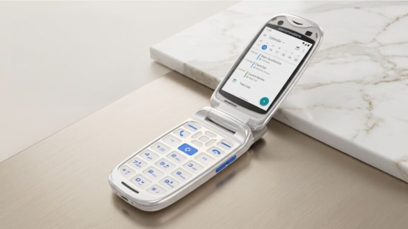 Commodore Callback 8020 Flip Phone With Sailfish OS Unveiled as ‘Digital Detox’ Smartphone