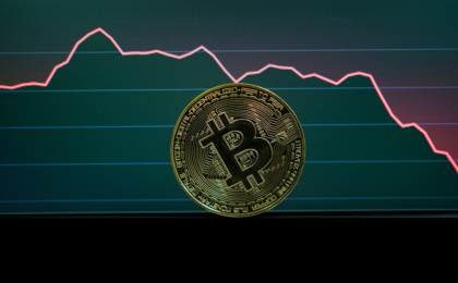 Bitcoin Holds Near $60,000 as Geopolitical Tensions Keep Crypto Investors on Edge