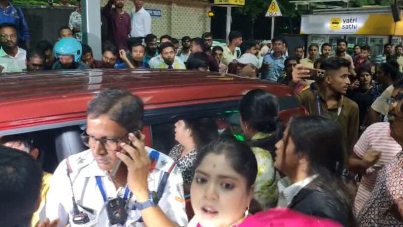 TMC, BJP supporters clash at Kolkata airport as Abhishek Banerjee returns from Delhi