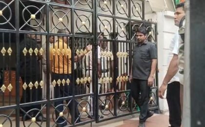 Live: Mamata Banerjee visits Abhishek’s residence after learning of police arrival