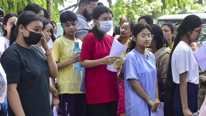NEET re-exam: 3 students climb college gate after missing entry deadline in Bengaluru