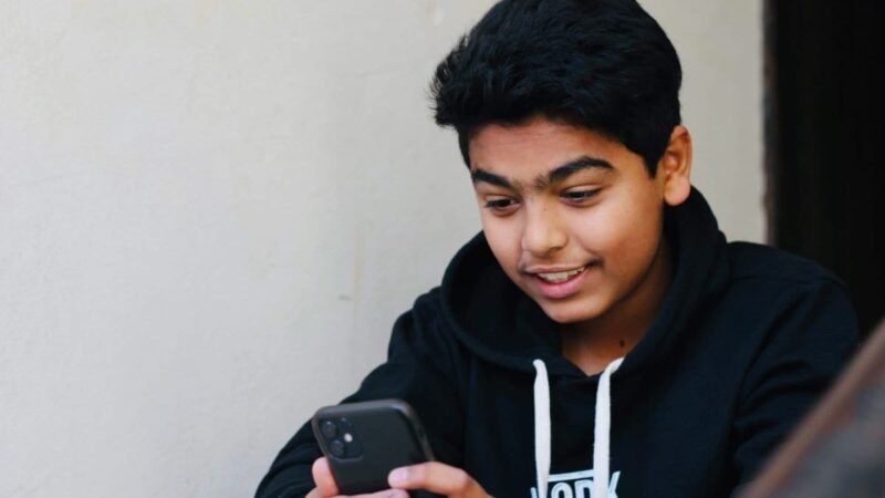UAE Reportedly Cracks Down on Social Media Use for Children Under 15, Mandates Age Verification