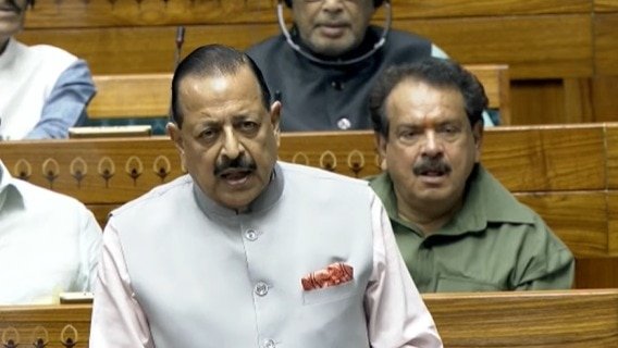 Only teargas was fired: Govt hits back at Rahul Gandhi over student shooting claim