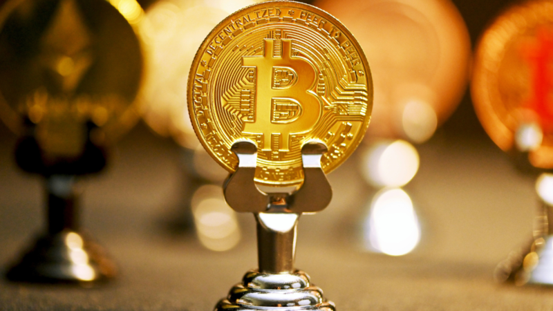 Bitcoin Holds Near $62,500 as Crypto Investors Remain Cautious Ahead of US Inflation Data