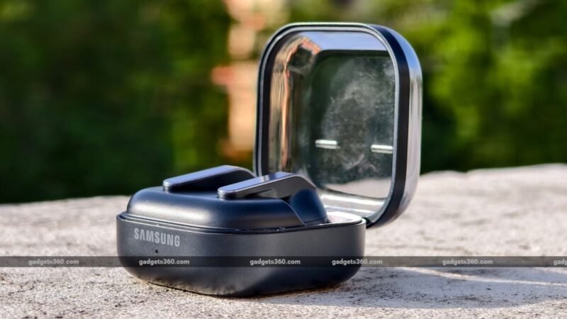 Samsung Galaxy Buds On Leak Reveals Design Ahead of Expected Launch