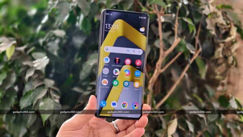 Best Smartphones With 120Hz Refresh Rate Display Under Rs 20,000 in India: iQOO Z11 Lite, Moto G37 Power, More