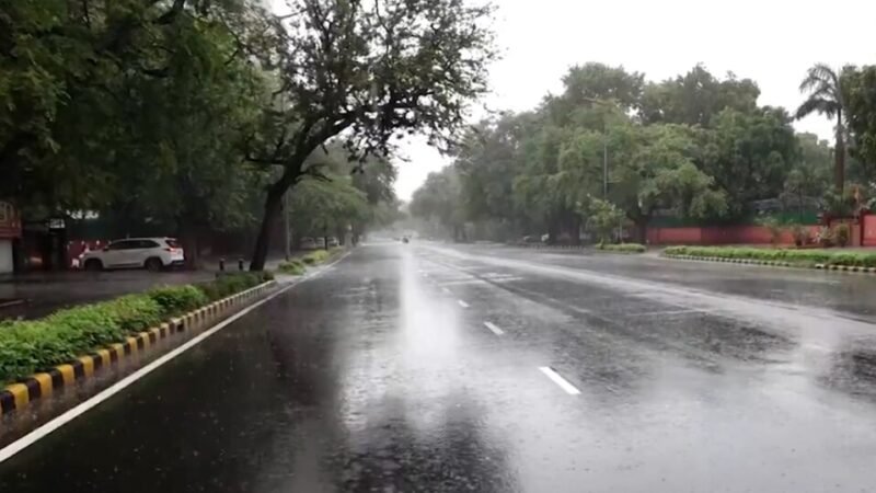 Heavy rain lashes several parts of Delhi-NCR; yellow alert issued, thunderstorms predicted for today
