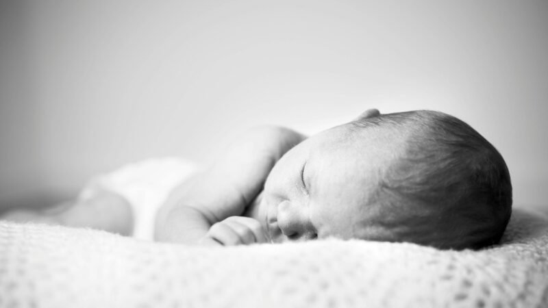 Johnson & Johnson baby powder controversy: Does your baby really need talcum powder?