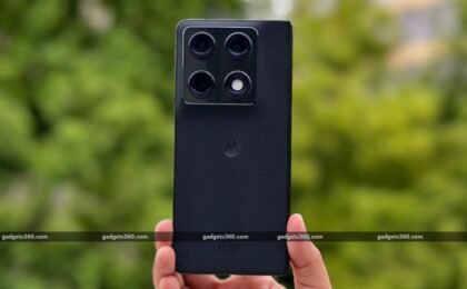 Motorola Razr Fold Gets AirDrop Support With Quick Share, Supports File Sharing With Mac, iPhone