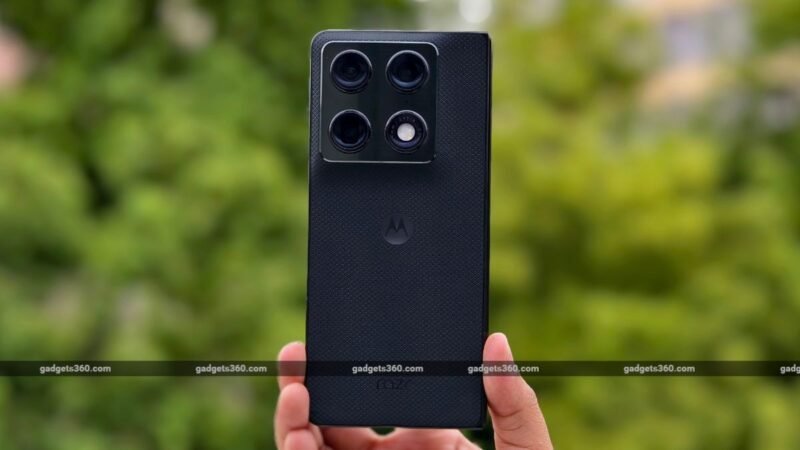 Motorola Razr Fold Gets AirDrop Support With Quick Share, Supports File Sharing With Mac, iPhone