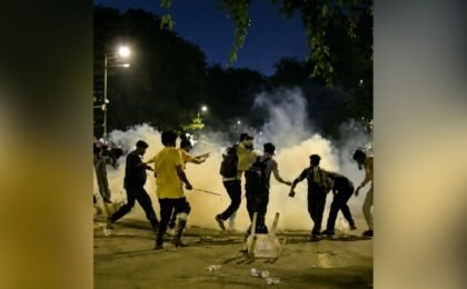 CJP protest turns violent again, 5 cops injured as miscreants throw stones at police