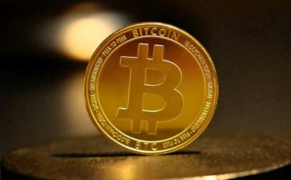 Bitcoin Holds Near $62,600 as Weak ETF Demand Keeps Crypto Market Under Pressure