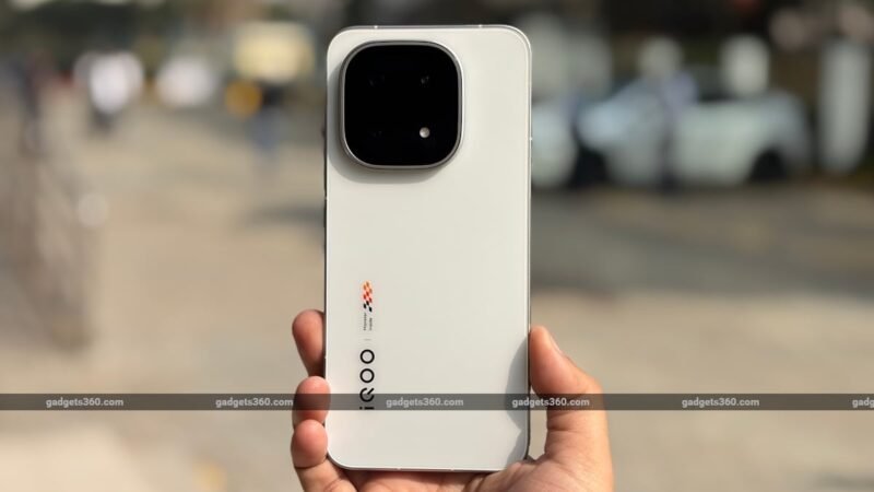 Amazon Great Freedom Sale: iQOO 15 to Get Discounted With Bank and Coupon Offers