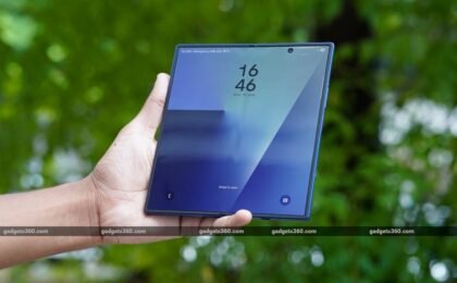Apple’s First Foldable iPhone Could Come in Silver and Dark Blue, Leak Suggests